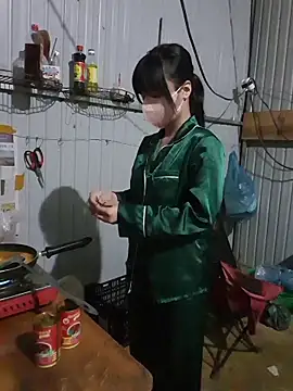 Helen-Tran online show from October 23, 2025, 12:04 pm