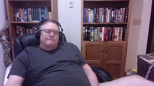 Vinyl22xh online show from July 24, 2026, 12:17 am