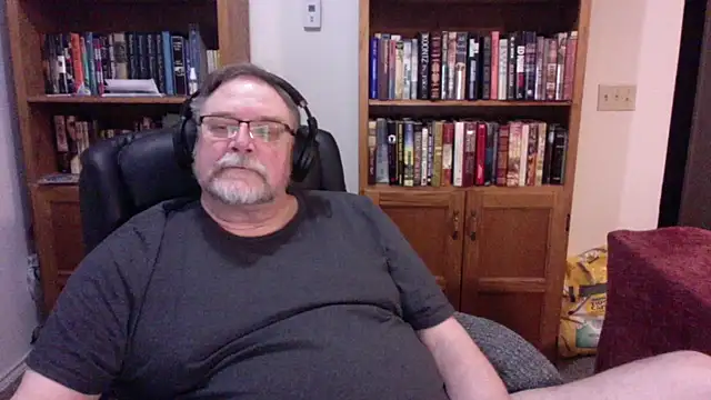 Vinyl22xh online show from March 14, 2026, 12:38 am