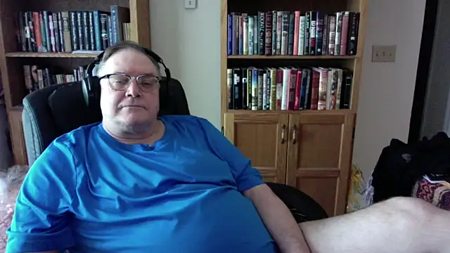 Vinyl22xh online show from July 14, 2026, 6:03 pm