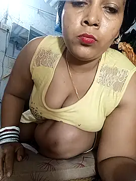 Snapshot of reya743 chatting on September 22, 2025, 6:36 pm reya743 online show from September 22, 2025, 6:36 pm