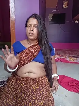 Snapshot of reya743 chatting on April 2, 2026, 5:58 am reya743 online show from April 2, 2026, 5:58 am