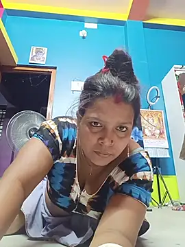 Snapshot of reya743 chatting on April 14, 2026, 4:56 pm reya743 online show from April 14, 2026, 4:56 pm