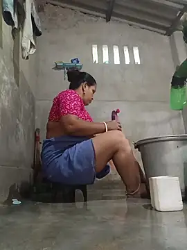 reya743 online show from November 7, 2025, 7:35 am