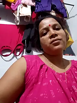 Snapshot of reya743 chatting on October 17, 2025, 2:04 am reya743 online show from October 17, 2025, 2:04 am