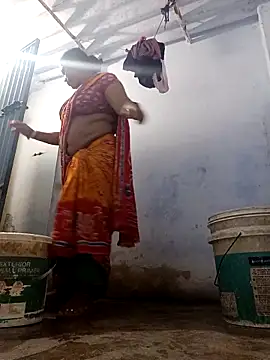 Snapshot of reya743 chatting on October 15, 2025, 2:14 pm reya743 online show from October 15, 2025, 2:14 pm