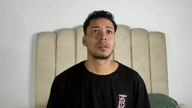 Snapshot of aroncooper1 chatting on October 6, 2025, 9:54 am aroncooper1 online show from October 6, 2025, 9:54 am