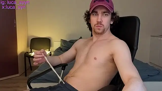 Snapshot of luca_syn chatting on February 6, 2026, 7:10 pm luca syn online show from February 6, 2026, 7:10 pm