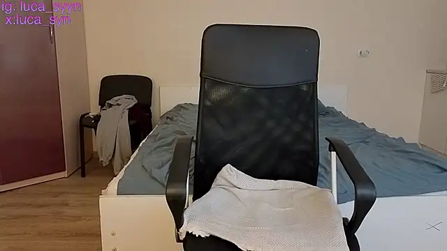 Snapshot of luca_syn chatting on February 17, 2026, 7:33 pm luca syn online show from February 17, 2026, 7:33 pm