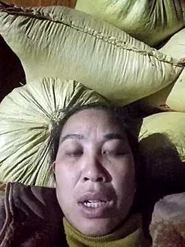 Snapshot of vtmbae chatting on February 4, 2026, 10:27 pm vtmbae online show from February 4, 2026, 10:27 pm