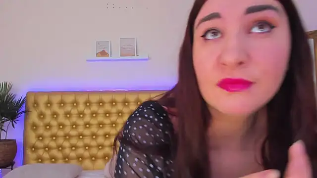 TrishaDarks online show from April 6, 2026, 6:03 am