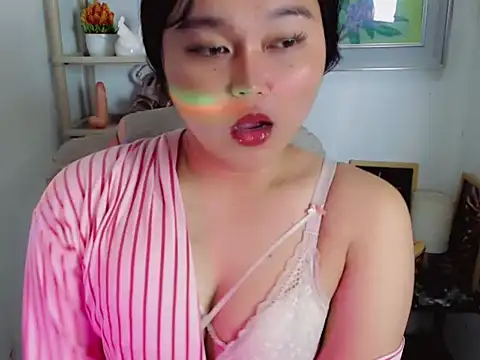Eyes-on-me online show from June 11, 2026, 1:05 am