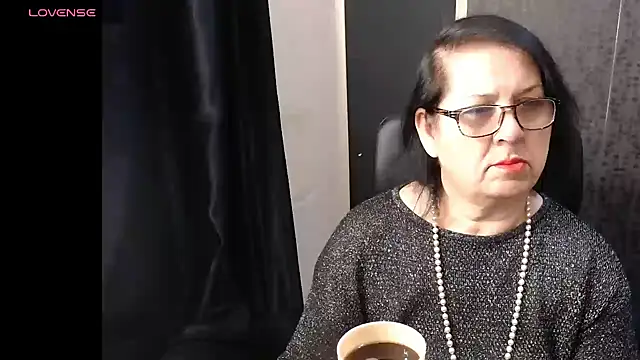 MissSanjanne online show from April 15, 2026, 2:28 am