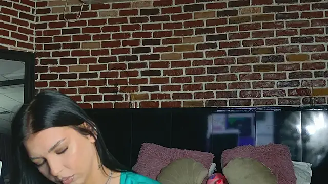 MeganSin  online show from October 16, 2025, 4:32 am