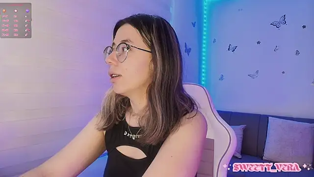 sweettvera online show from December 15, 2025, 12:33 pm