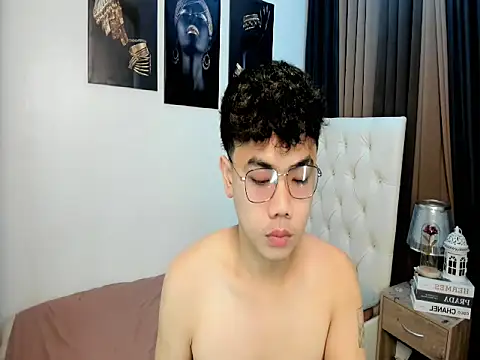 JuliuswildCock online show from October 14, 2025, 5:24 pm