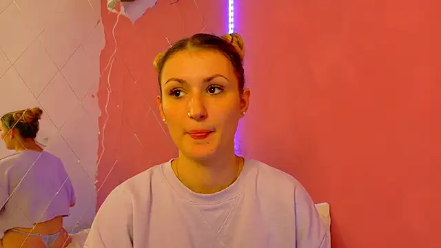 Anaayss  online show from October 23, 2025, 5:06 am