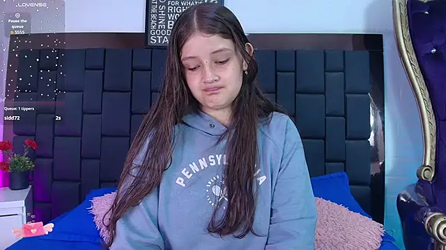 Krystal Heartss online show from November 21, 2025, 2:49 pm