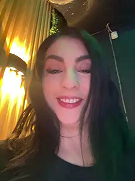 LlianneDiamond1 online show from July 25, 2026, 2:52 am