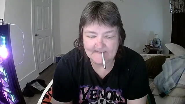 Buggy1965 online show from December 5, 2025, 4:27 pm