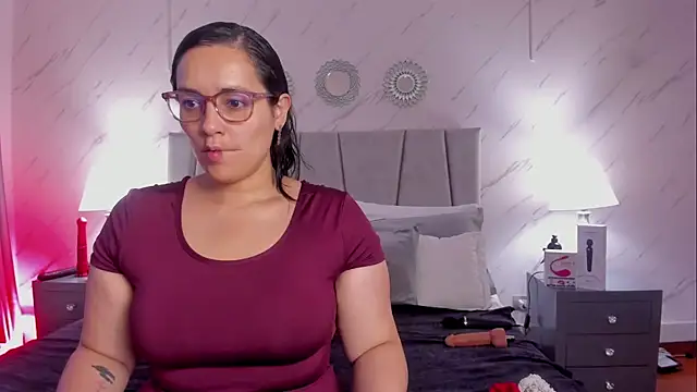 Snapshot of Michell_Monet chatting on February 5, 2026, 12:01 pm Michell Monet online show from February 5, 2026, 12:01 pm