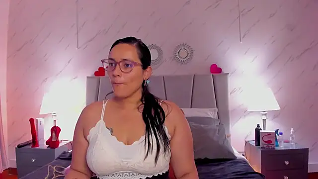 Snapshot of Michell_Monet chatting on February 27, 2026, 12:05 pm Michell Monet online show from February 27, 2026, 12:05 pm