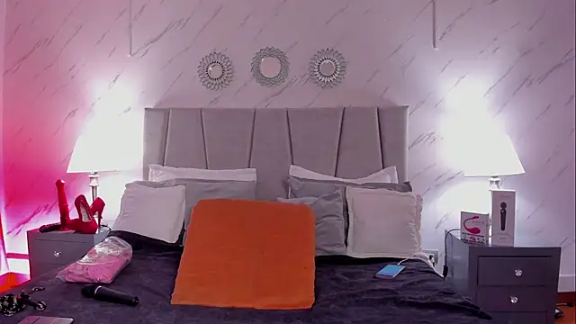 Snapshot of Michell_Monet chatting on February 6, 2026, 8:27 pm Michell Monet online show from February 6, 2026, 8:27 pm