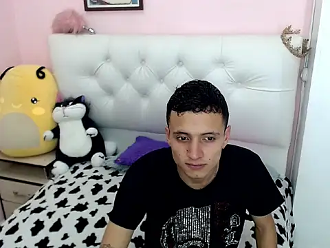 xx-kike-xx online show from October 17, 2025, 4:09 pm