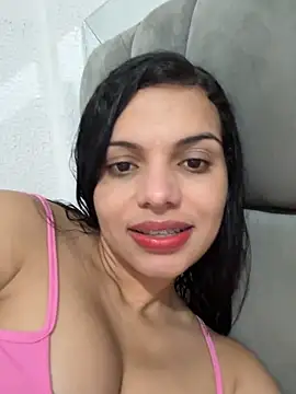 Snapshot of Anavalle chatting on May 19, 2026, 11:23 pm Anavalle online show from May 19, 2026, 11:23 pm