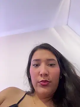 IsabellaJoness  online show from March 27, 2026, 6:09 pm