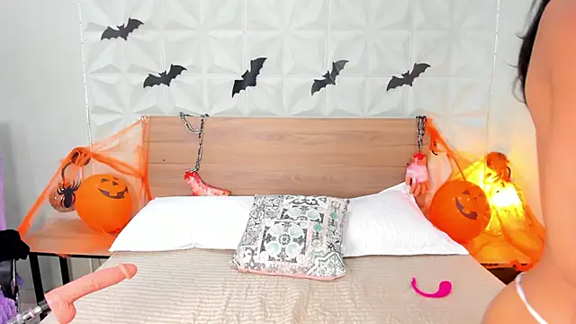 ValeryTrans  online show from October 25, 2025, 1:45 pm