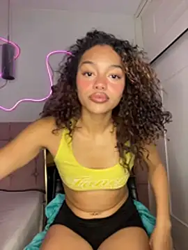 Snapshot of PrettyLia chatting on January 16, 2026, 8:13 pm PrettyLia online show from January 16, 2026, 8:13 pm