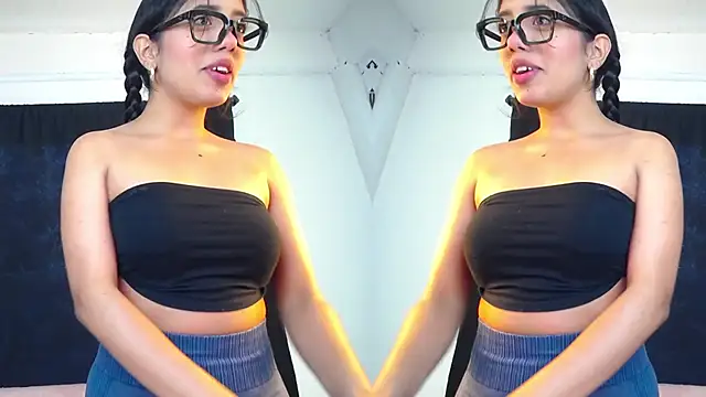 Isis Valen online show from December 3, 2025, 12:37 pm