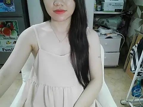 Snapshot of Ara4865 chatting on October 19, 2025, 5:37 pm Ara4865 online show from October 19, 2025, 5:37 pm