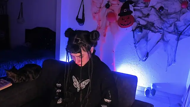 kitty  chs online show from November 16, 2025, 11:19 pm