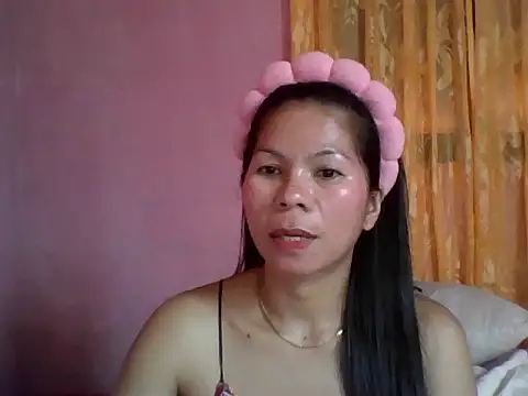 Snapshot of sexyanne1988 chatting on February 23, 2026, 8:15 am sexyanne1988 online show from February 23, 2026, 8:15 am