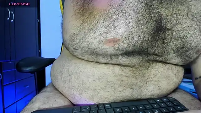 big bearr online show from April 20, 2026, 4:04 am