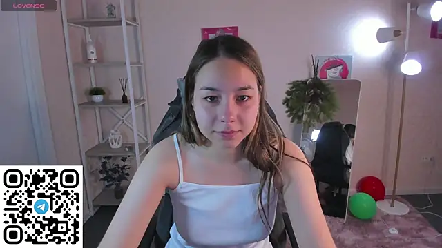 Al1ice Moures online show from December 22, 2025, 1:17 am