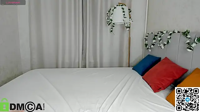 Snapshot of Al1ice_Moures chatting on February 17, 2026, 1:36 am Al1ice Moures online show from February 17, 2026, 1:36 am