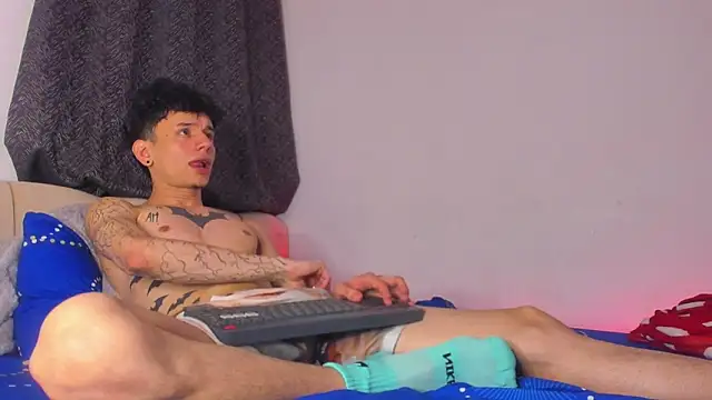 Skinny batman online show from May 19, 2026, 11:45 pm