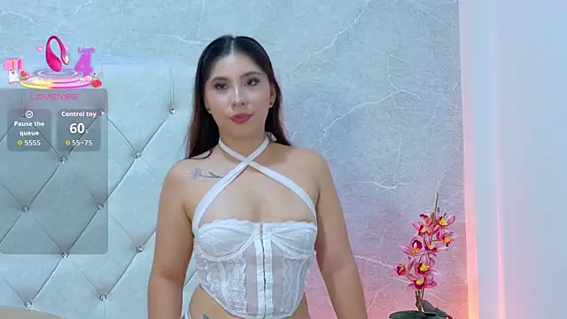 Ashley-Whitee online show from July 21, 2026, 8:21 pm