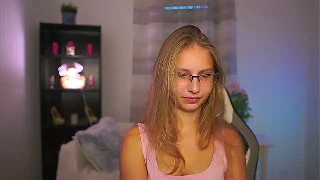 emmie murray online show from November 6, 2025, 2:10 pm