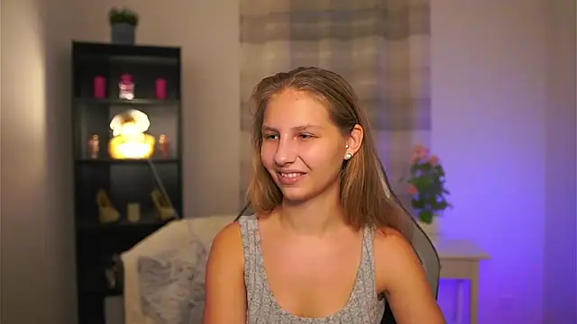 emmie murray online show from December 18, 2025, 2:32 pm