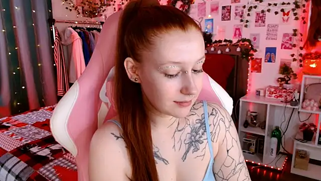 Ayla Hicks online show from November 28, 2025, 8:53 pm