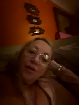 Littleangeleyes online show from October 19, 2025, 8:00 pm