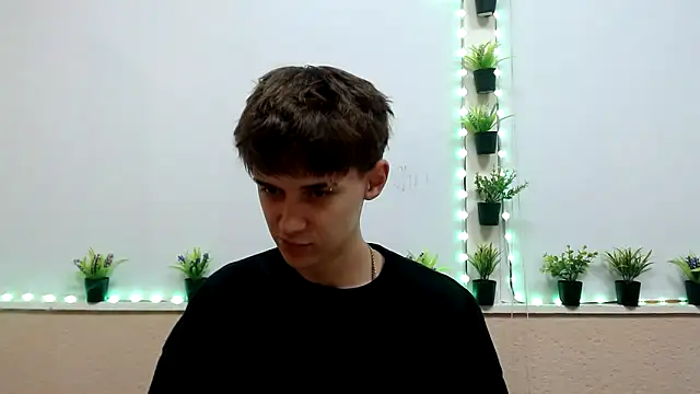 Snapshot of Hoot_Dude_ chatting on October 27, 2025, 2:18 pm Hoot Dude  online show from October 27, 2025, 2:18 pm