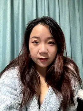 Momo-9988 online show from November 11, 2025, 4:02 pm