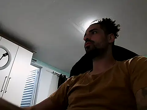 Yunero online show from October 11, 2025, 2:12 am