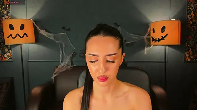 LisaFoxie online show from October 28, 2025, 3:07 am