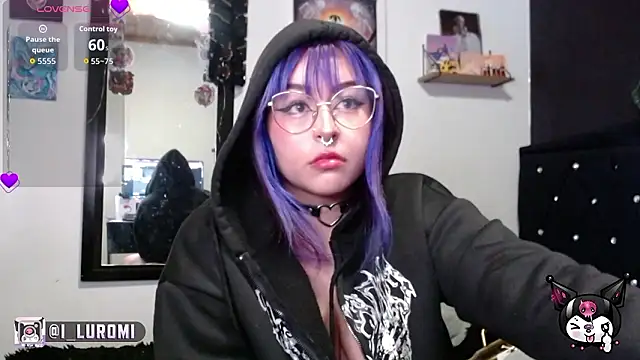 Snapshot of Iluromi chatting on February 3, 2026, 3:17 pm Iluromi online show from February 3, 2026, 3:17 pm